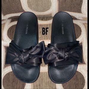 STEVE MADDEN SILKY SATIN BOW SLIDES
